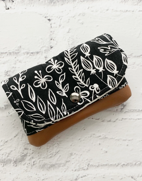 Card Wallet | B&W Florals