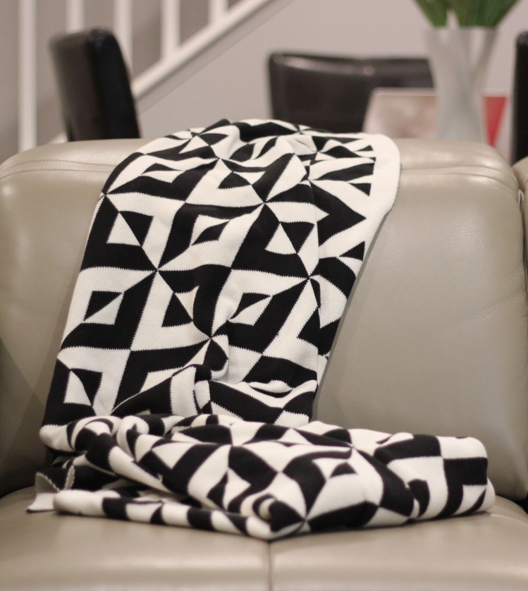 Sveda Geometric Blanket