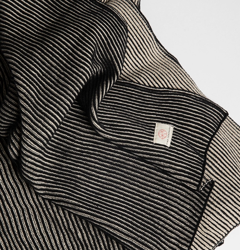 Ribbed Throw Blanket | Black