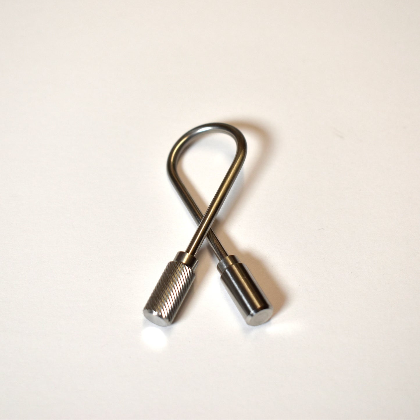 Helix-shaped keyring silver