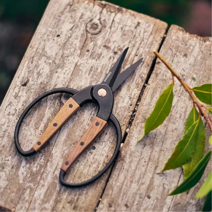 Garden Scissors | Walnut